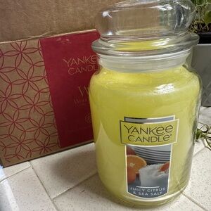 Yankee Candle in Juicy Citrus and Sea Salt